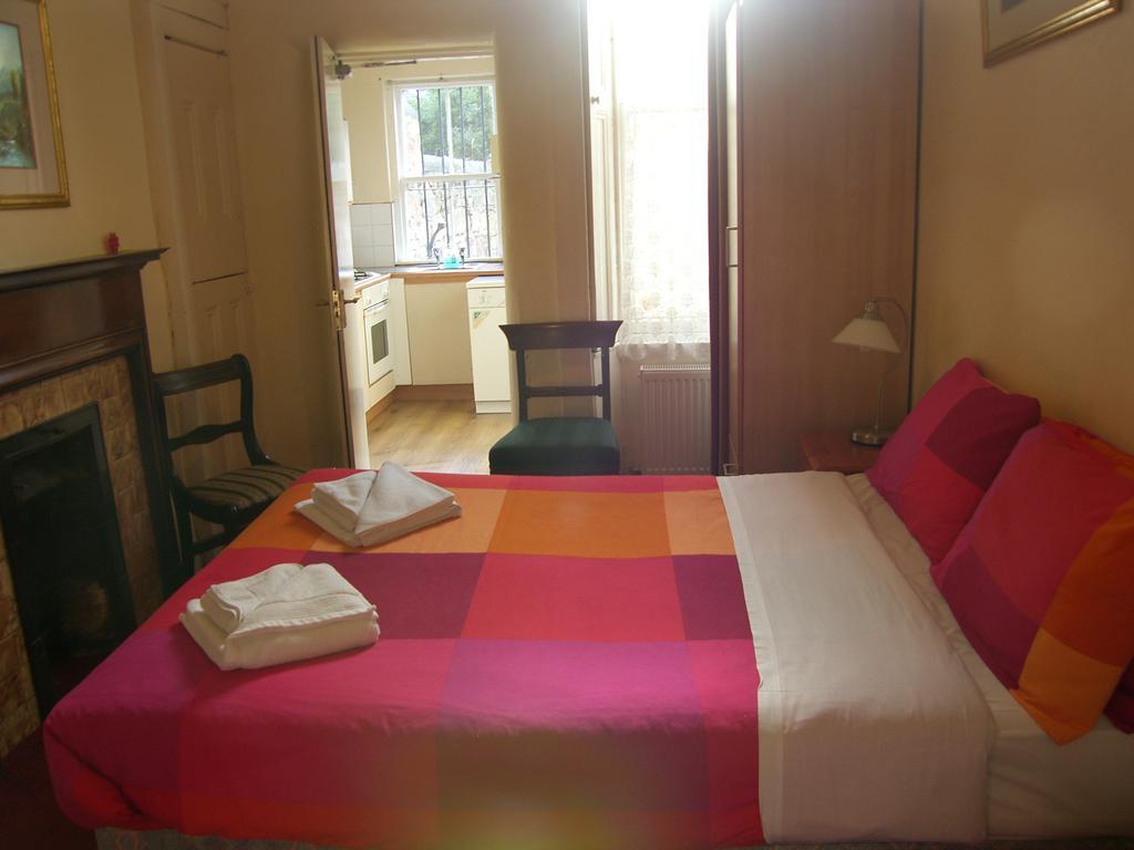 Regis Guest House Edimburgo Habitación foto