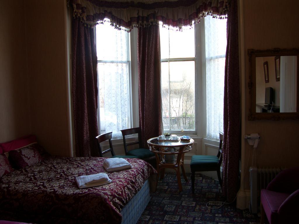 Regis Guest House Edimburgo Habitación foto